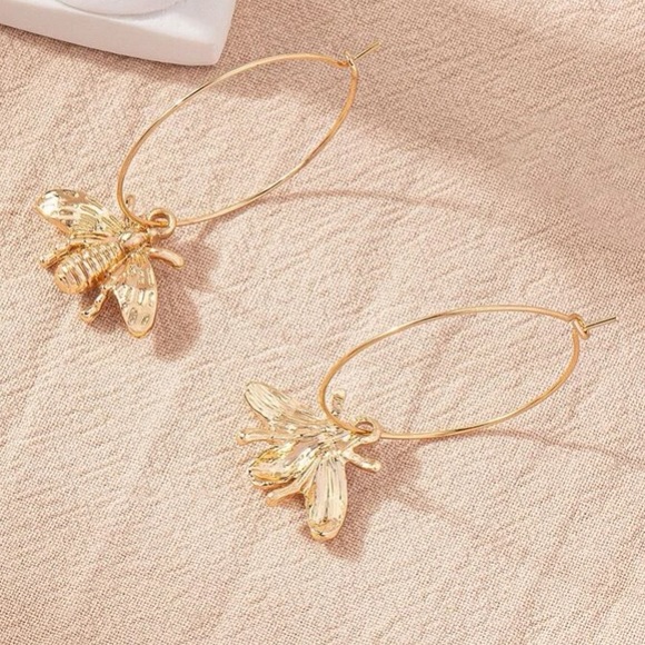 🆕 Gold Bee Dangle Earrings!!!!  Brand New!!! - Picture 2 of 5